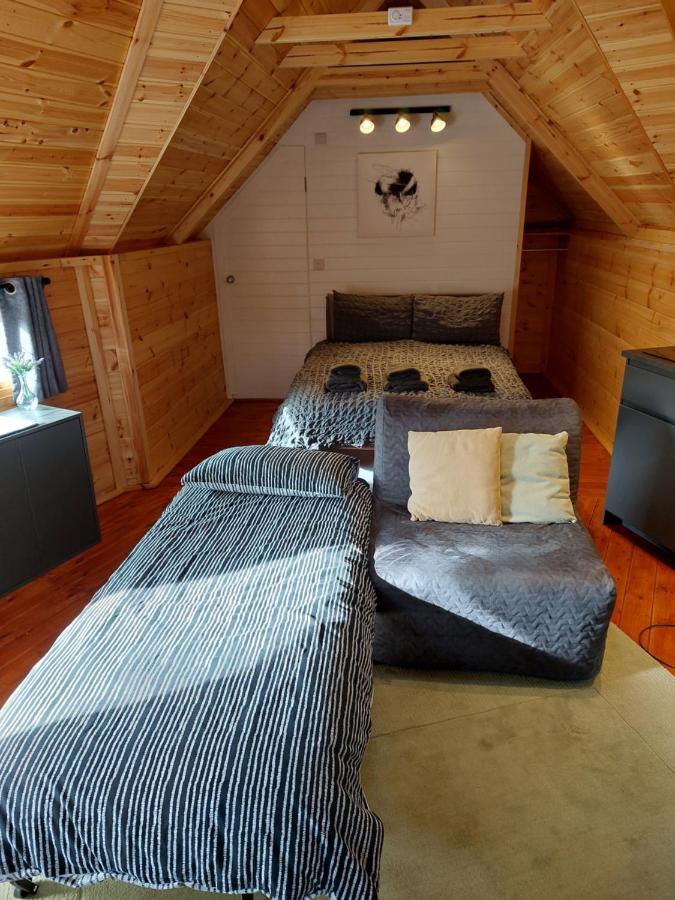 The Hive - Unique Log Cabin With Wood Burning Stove Ludchurch Bagian luar foto