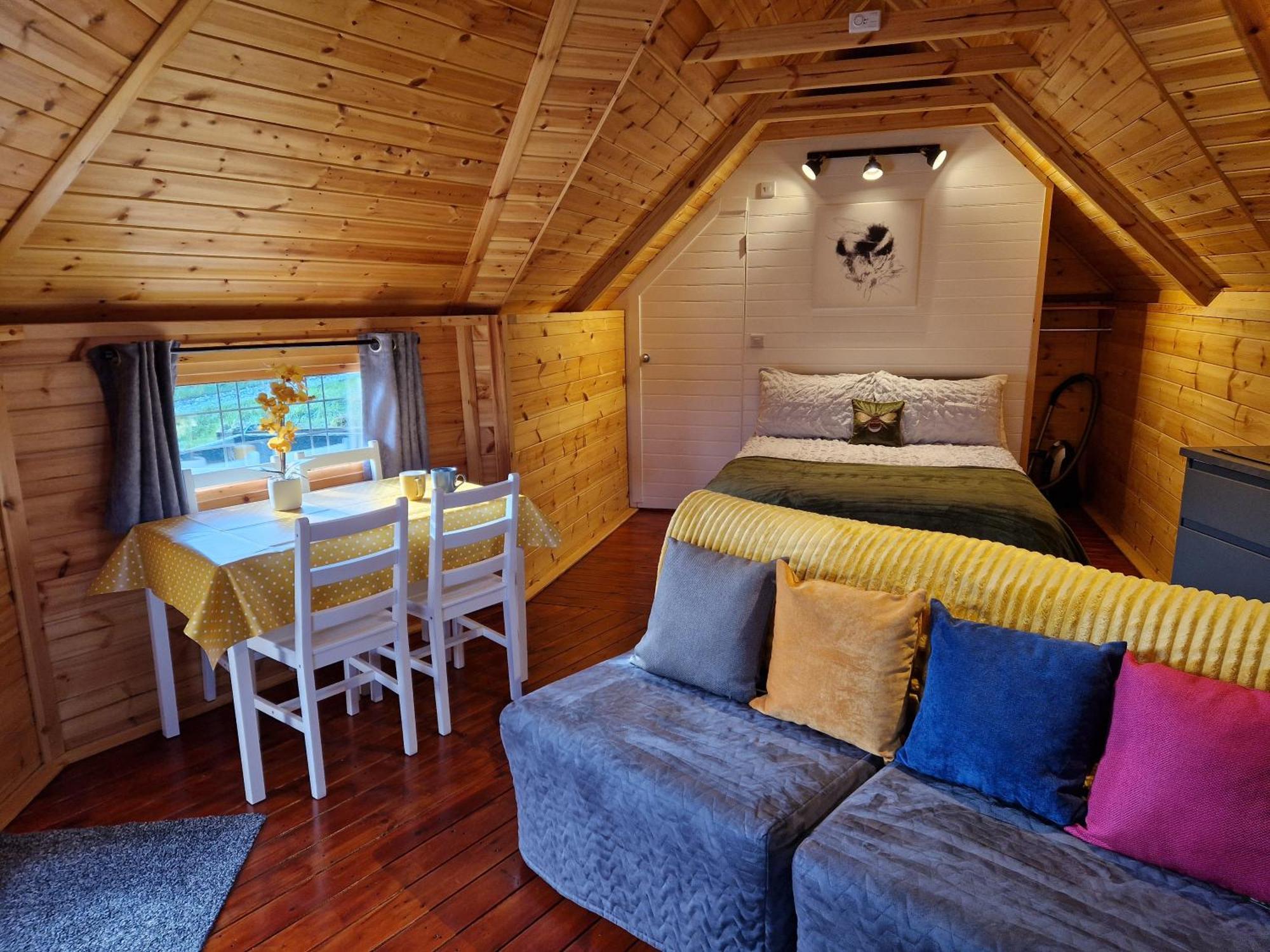 The Hive - Unique Log Cabin With Wood Burning Stove Ludchurch Bagian luar foto