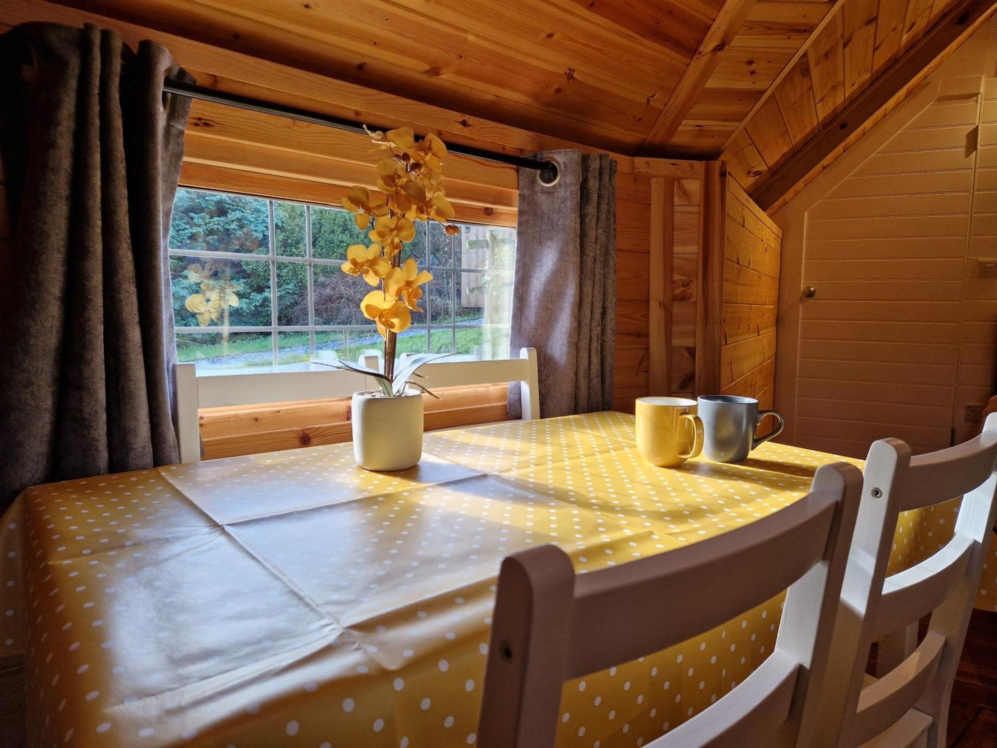 The Hive - Unique Log Cabin With Wood Burning Stove Ludchurch Bagian luar foto