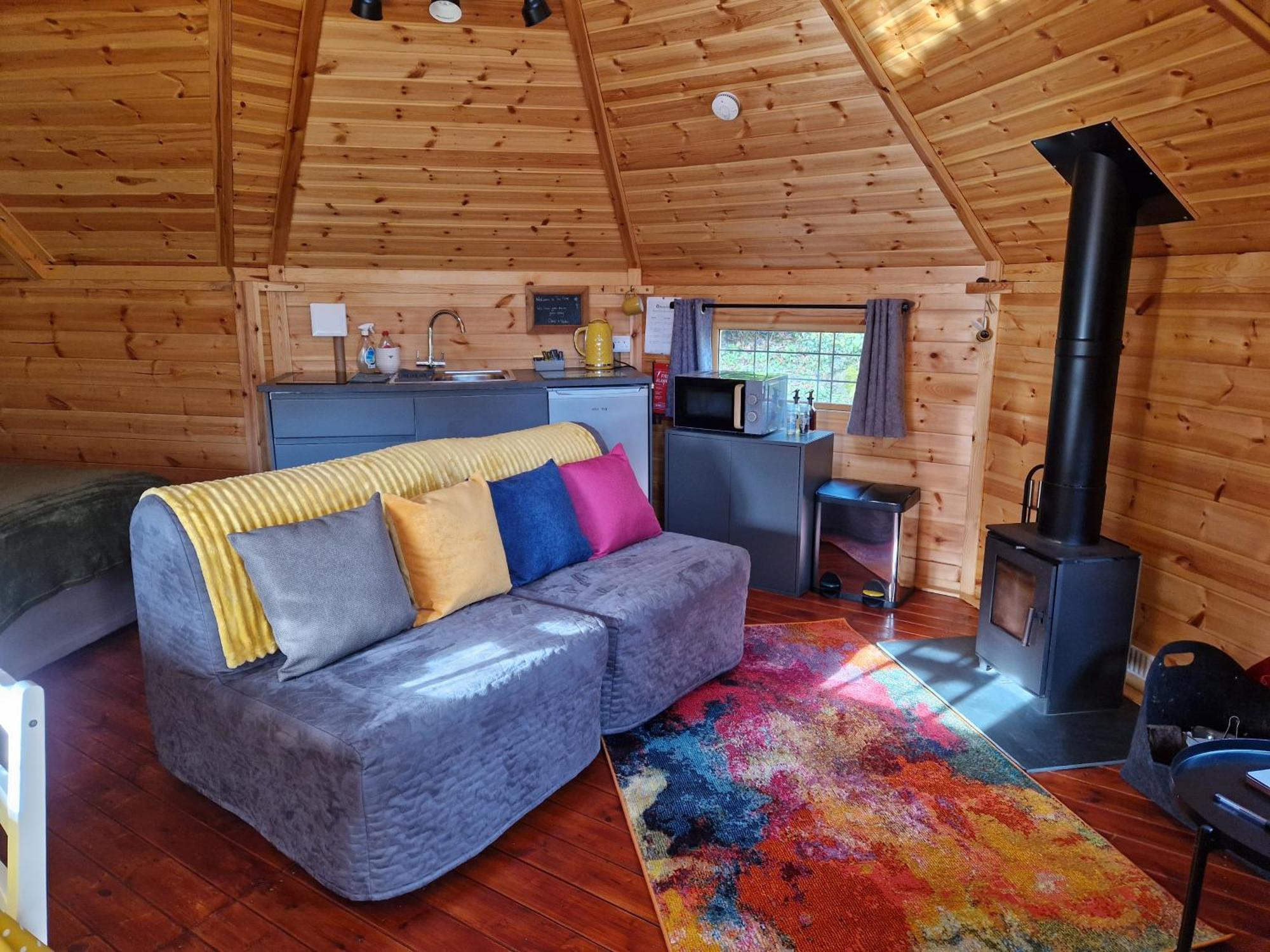The Hive - Unique Log Cabin With Wood Burning Stove Ludchurch Bagian luar foto